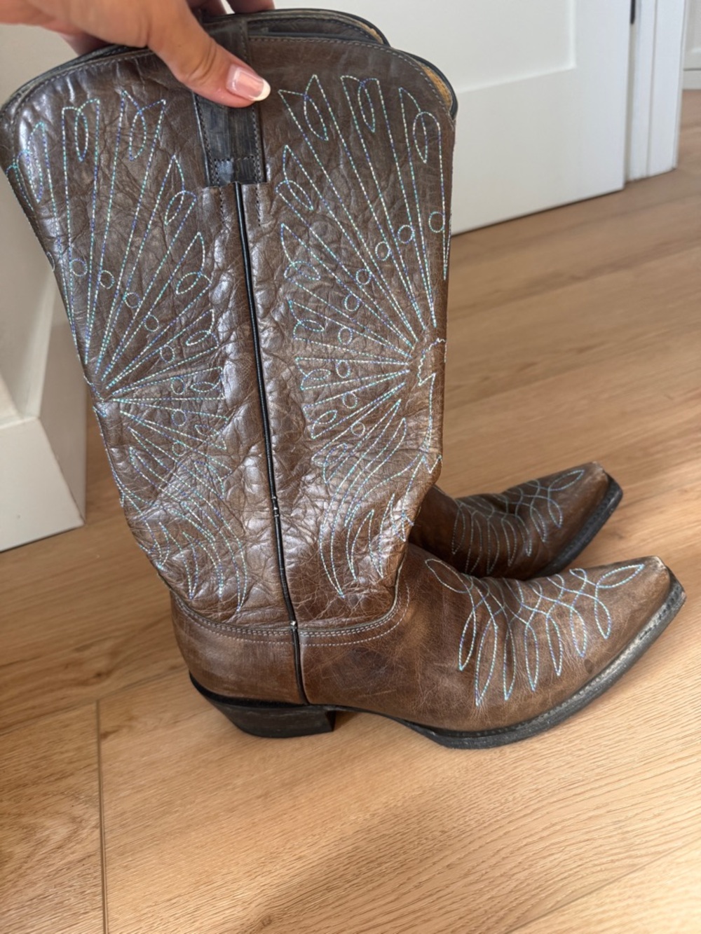 Cavenders Snip Toe Brown Leather Western Cowboy Boots with Turquoise Stitching